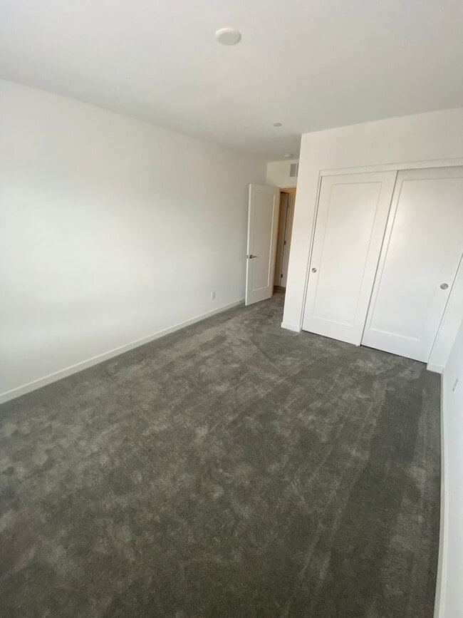 Building Photo - AMERICANA Property Mgmt - New Modern 3 beds - 2 story Townhouse in Inspirada