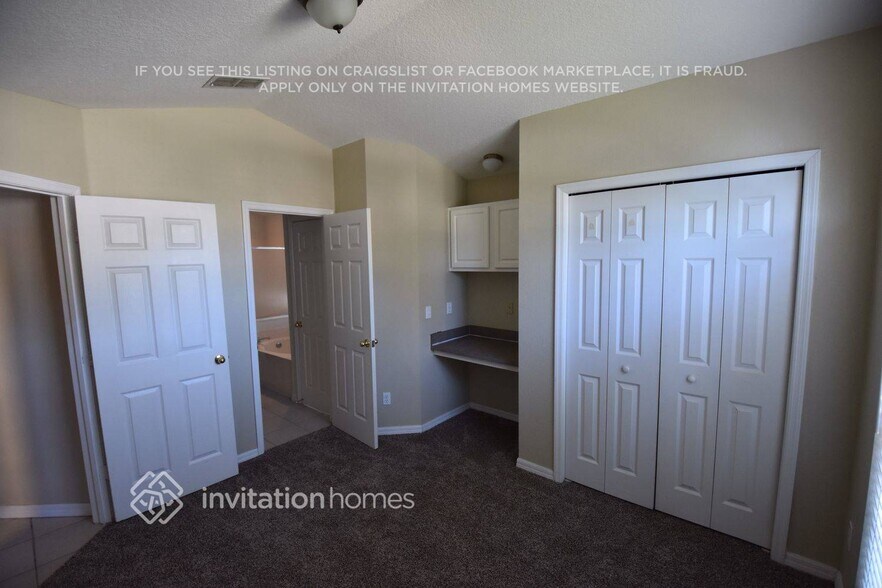 Building Photo - 300 Balogh Pl