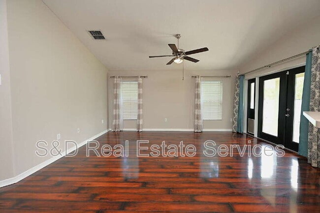 Building Photo - 7147 Cedarcrest Blvd