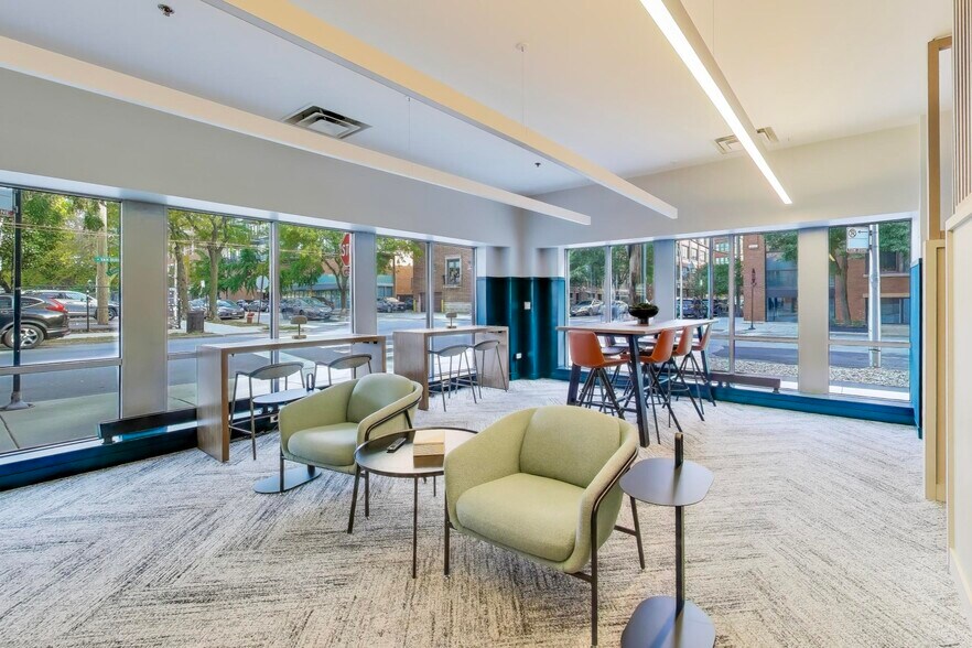 Building Photo - 933 W Van Buren St