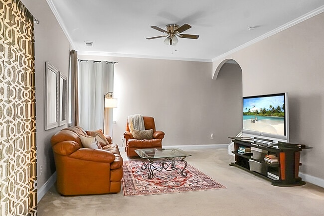 Building Photo - 1519 Thoroughbred Blvd