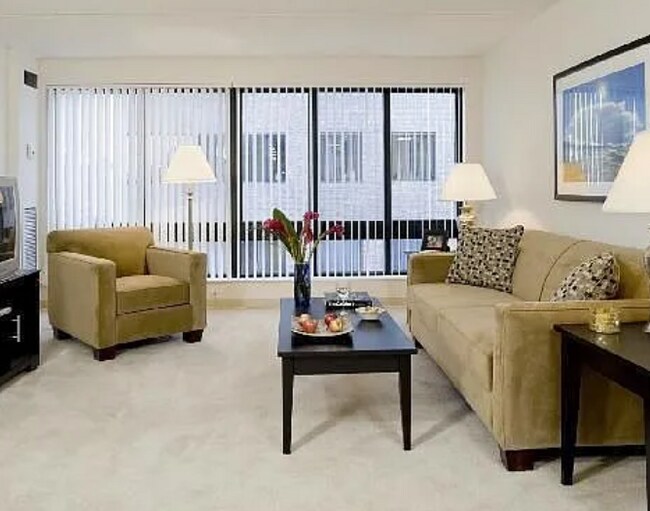 Building Photo - 25 Exeter St