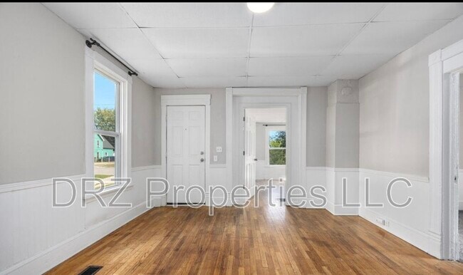 Building Photo - 841 Oakland Ave SW