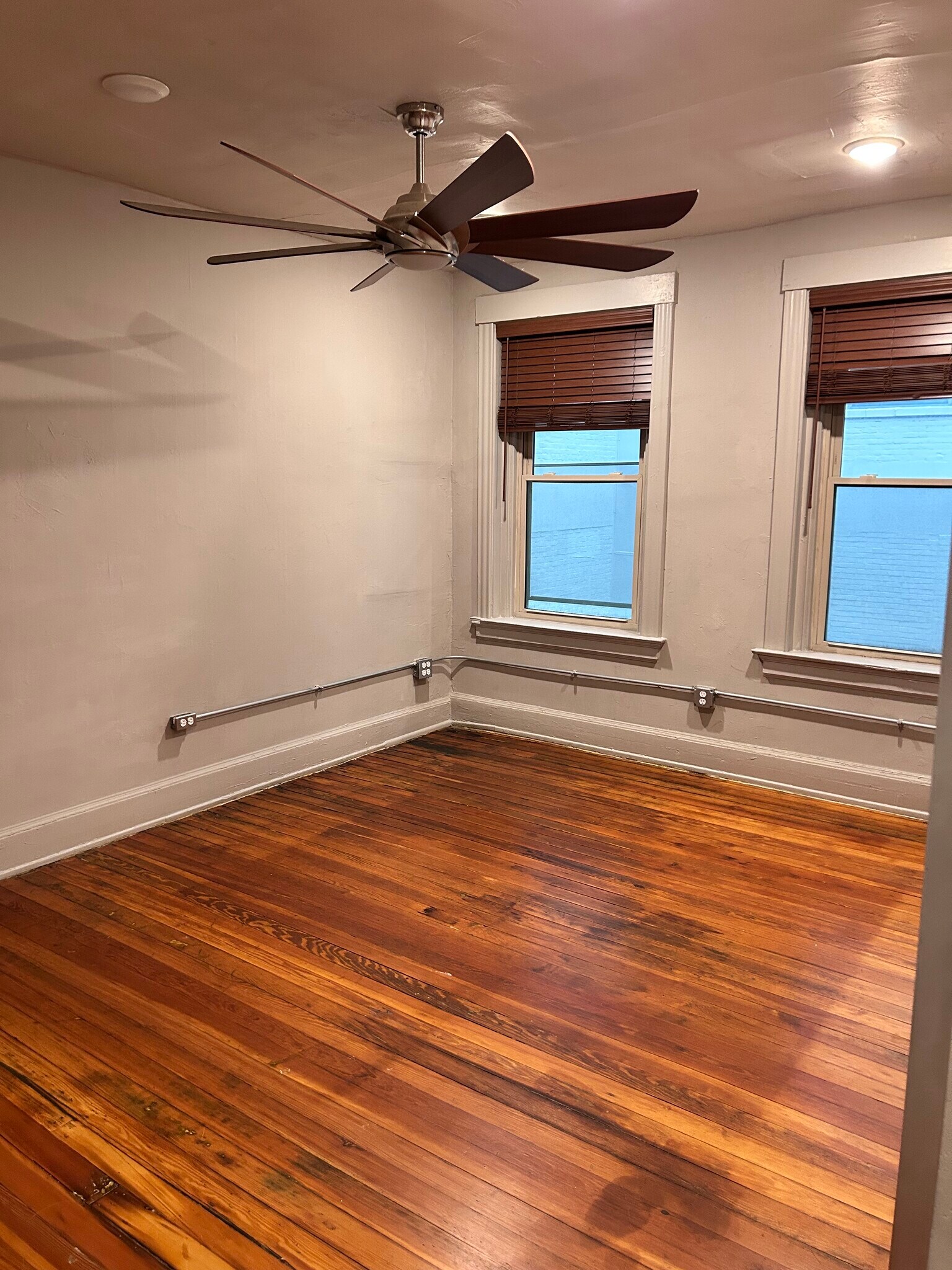 Building Photo - 14 W Court St