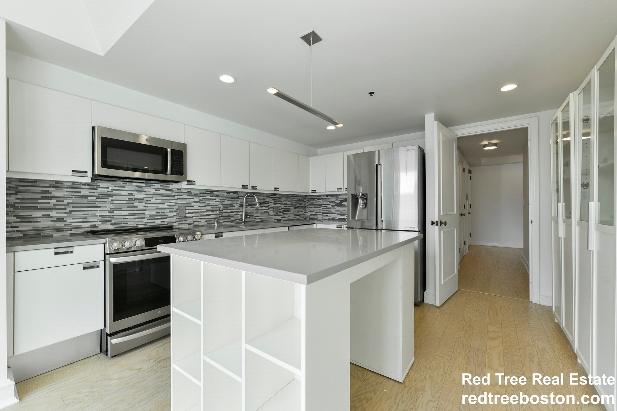 Building Photo - 220 Boylston St