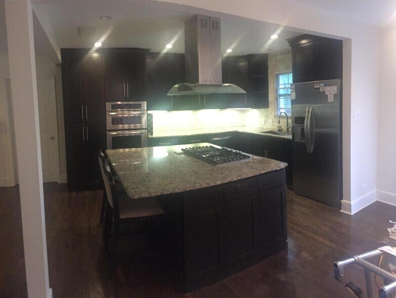 Building Photo - 5027 Wenonah Dr