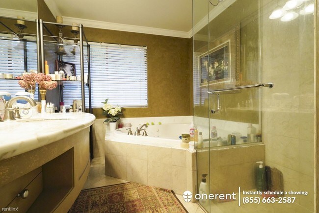 Building Photo - 5210 Lake Washington Blvd NE