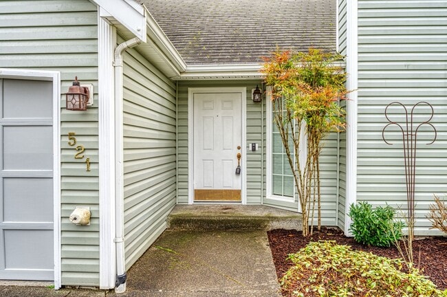 Building Photo - Rambler 3 Bedroom 2 Bath Fenced Yard - Orting