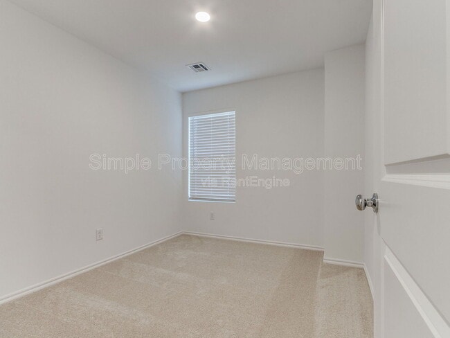 Building Photo - 1824 Wolford Wy