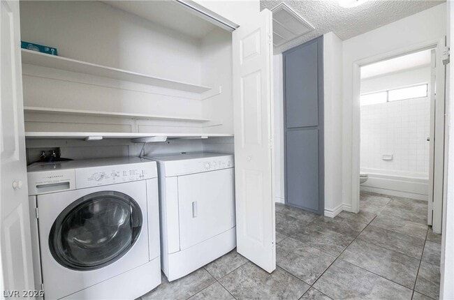 Building Photo - 7420 Lattimore Dr