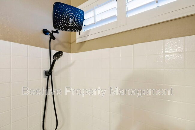 Building Photo - 2314 W Jake Haven