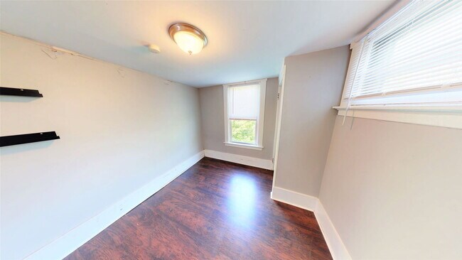 Building Photo - 2313 Stratford Ave