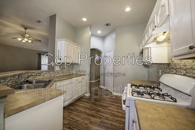Building Photo - 8510 Trumpet Cir
