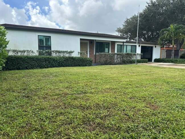 Building Photo - 2940 Cherokee Rd