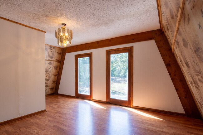 Building Photo - 2865 Old Thomson Rd