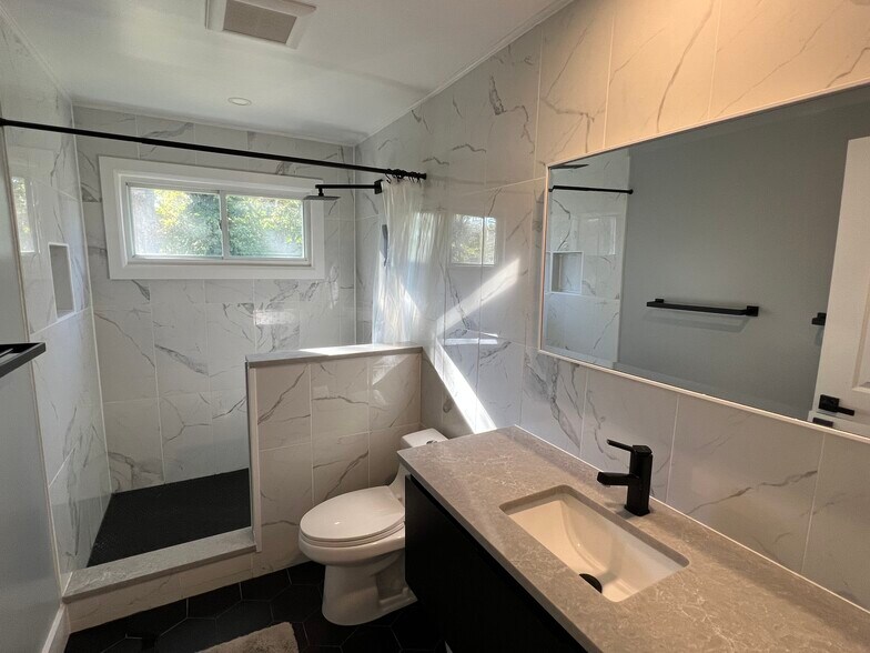 Building Photo - 1260 Dogwood Rd