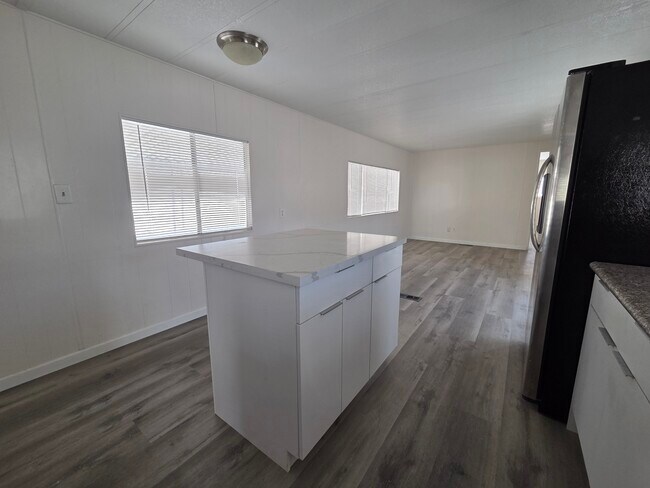 Building Photo - 3601 E Wyoming Ave