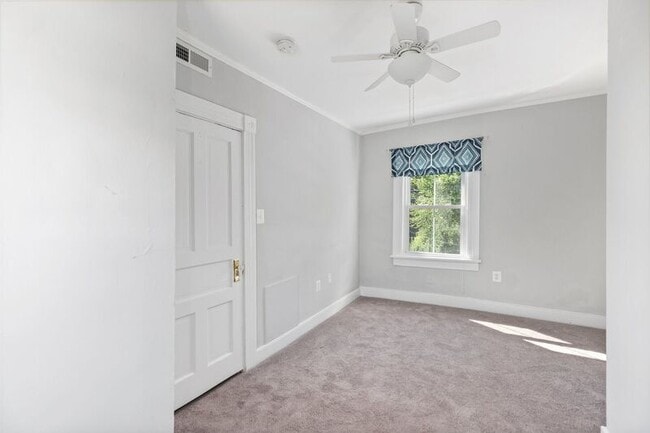 Building Photo - 407 Hawke St