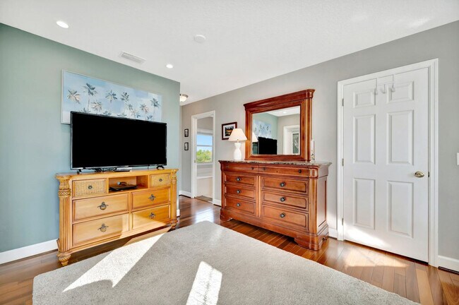 Building Photo - 28 Michiana Dr