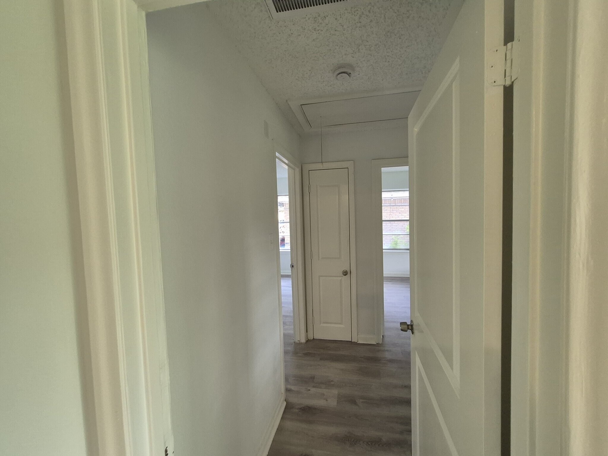 Building Photo - 10221 Bretton Dr