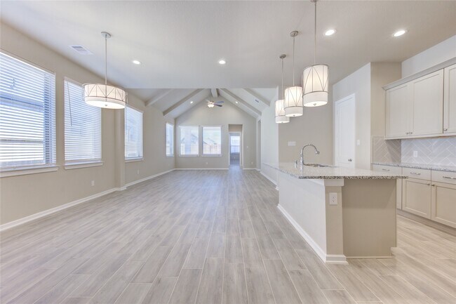 Building Photo - 4203 Maple Glen Dr