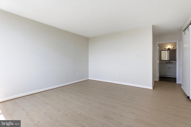 Building Photo - 3705 S George Mason Dr