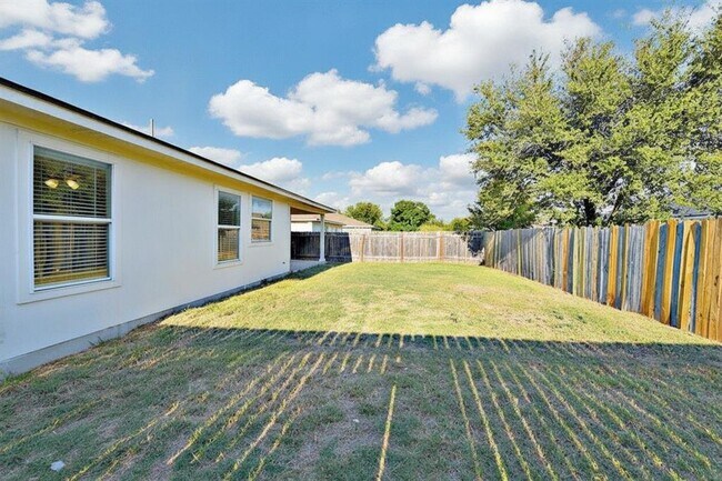 Building Photo - 510 Golden Gate Dr