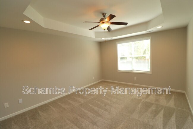 Building Photo - 84 Fairview St