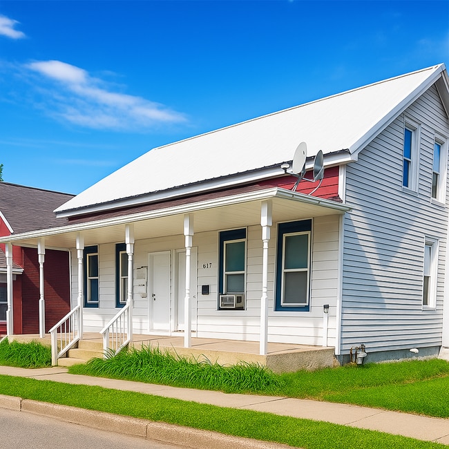 Building Photo - 617 Rhomberg Ave