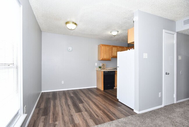 Interior Photo - Heatherstone Apartments