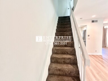 Building Photo - Luxury Living Made Easy: Your Tustin 2-Bed...