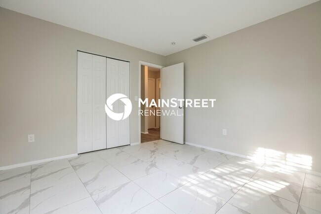 Building Photo - 3 Bedroom Pet-Friendly Home in VENICE, FL with Main Street Renewal