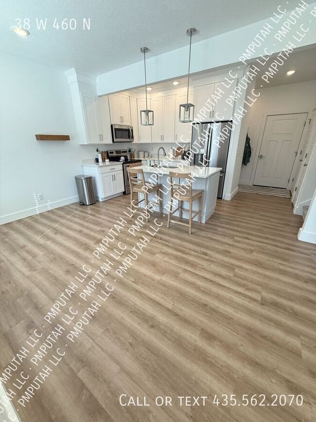 Building Photo - 38 W 460 N