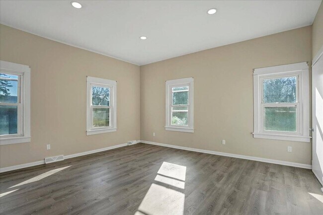 Building Photo - 3 Park Ave