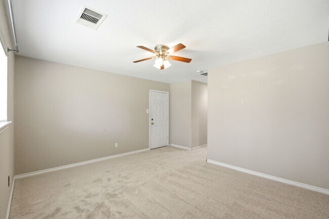 Building Photo - 25302 Friar Lake Ln