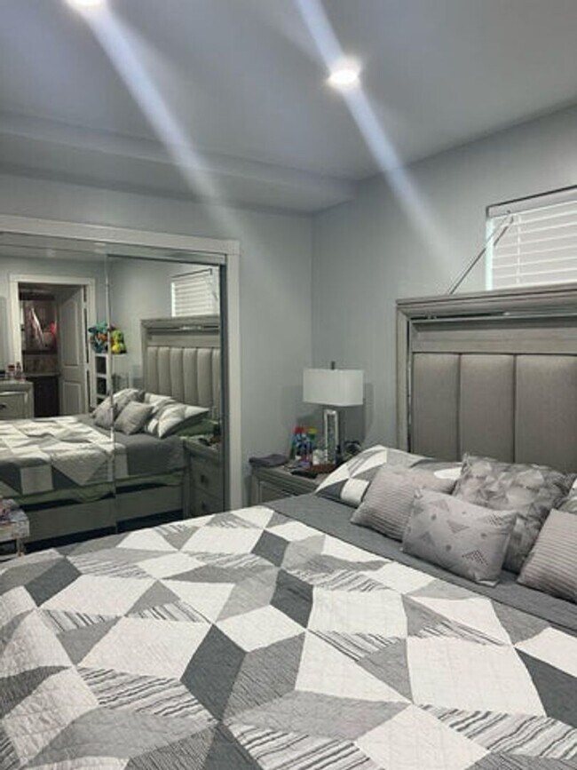 Building Photo - 5715 Cinnamon Dr