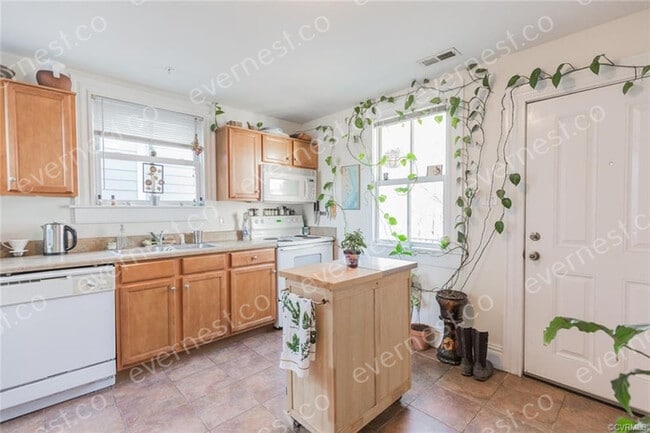 Building Photo - 612 N 23rd St