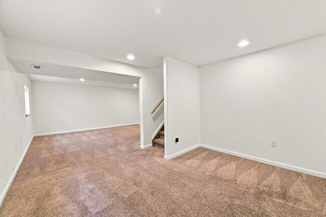 Building Photo - $2,395.95, 4 bed, 3.5 bath located in Colorado Springs with Central AC.