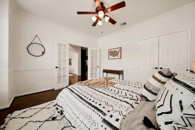 Building Photo - 8133 Tranquil Lake Way