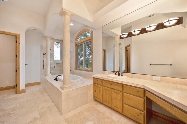 Building Photo - 12859 Austin Forest Cir