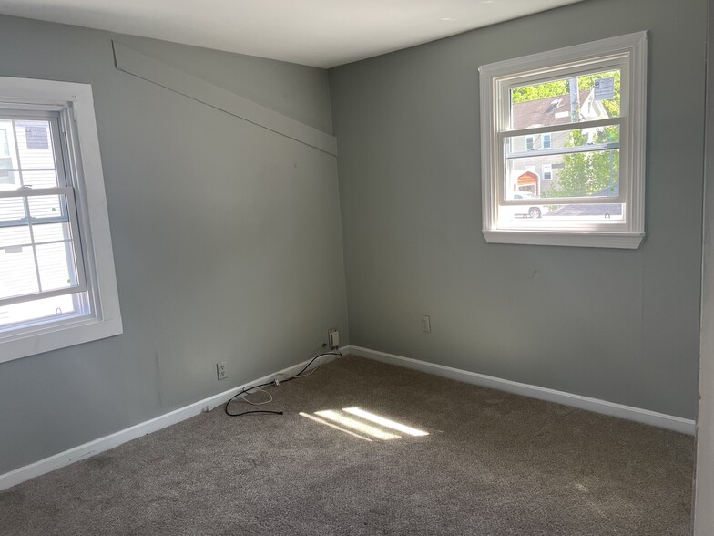 bedroom - 59 Water St
