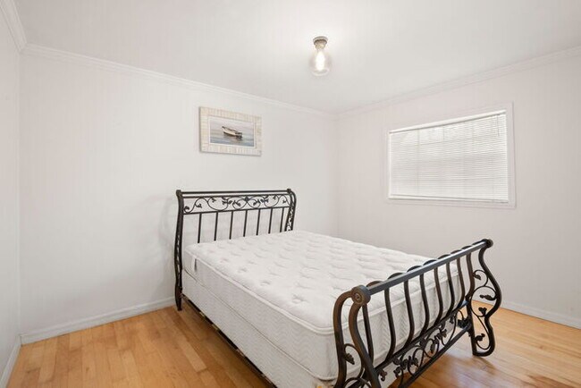 Building Photo - BEAUTIFUL Home For Rent in Lakewood Estates!