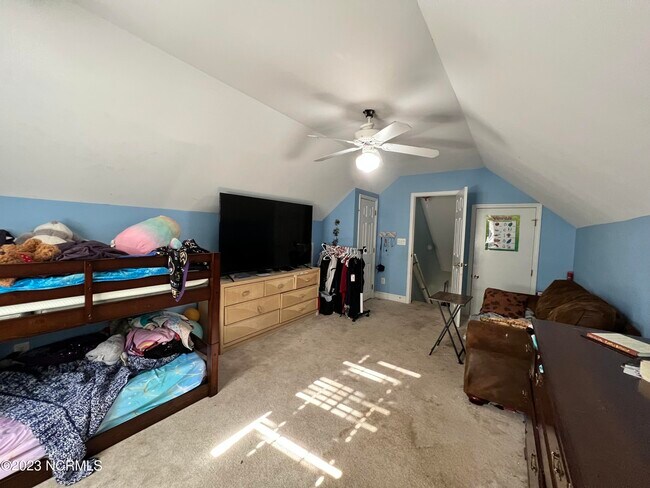 Building Photo - 10169 Whispering Cove Ct SE
