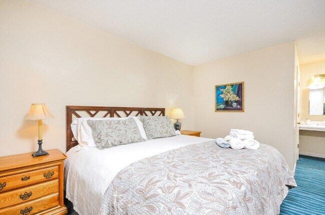 Building Photo - 3595 Woodbriar Cir