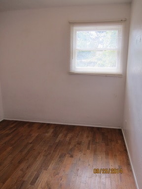 Building Photo - Spacious - lovely home in great location!