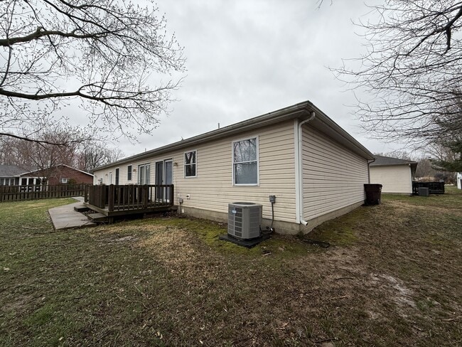 Building Photo - 25 W Collins St