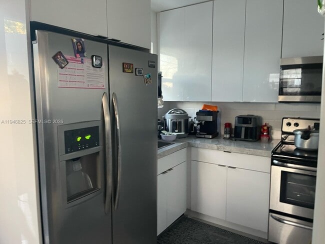 Building Photo - 10791 SW 221st St Rd