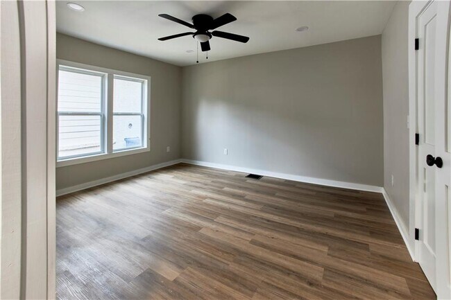 Building Photo - 1332 Thurgood St SW