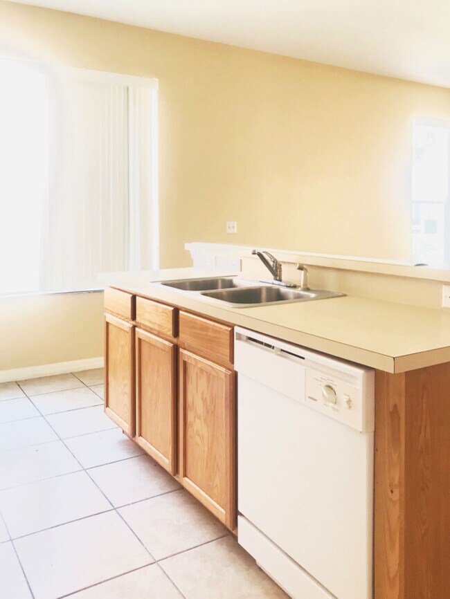 Building Photo - 1707 Retreat Cir