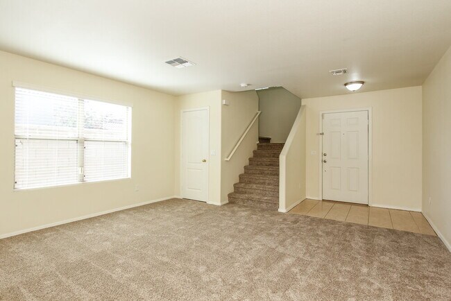 Building Photo - 1360 E Clifton Ave